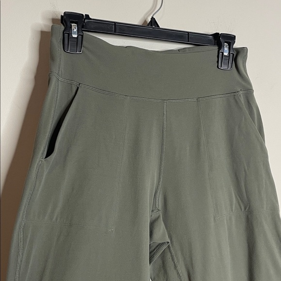 Lululemon | Women’s Align Jogger Crop *23 Size 8 - Picture 3 of 8
